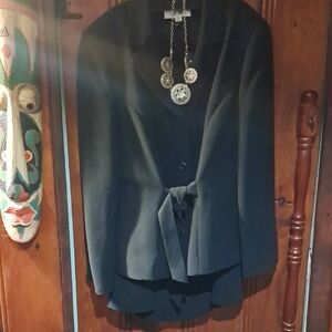 Le Suit Classic Black Blazer with Tie Belt